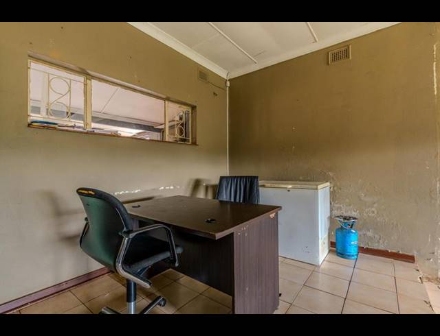 9 BEDROOM HOUSE FOR SALE IN SCOTTSVILLE